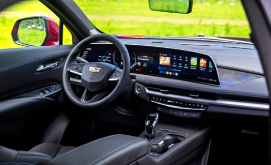 凯迪拉克全新XT4、奥迪Q3深度对比，你选对了吗？