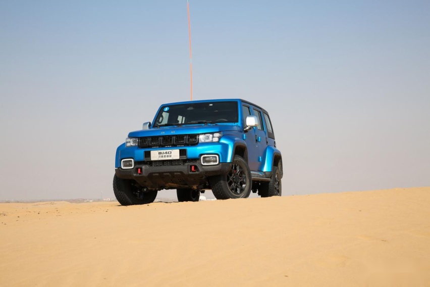 BJ40刀锋英雄版正式上市，售价16.99-20.49万元