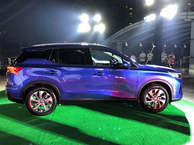 广汽传祺全新GS4上市 售8.98万元起 凌云翼3.0设计语