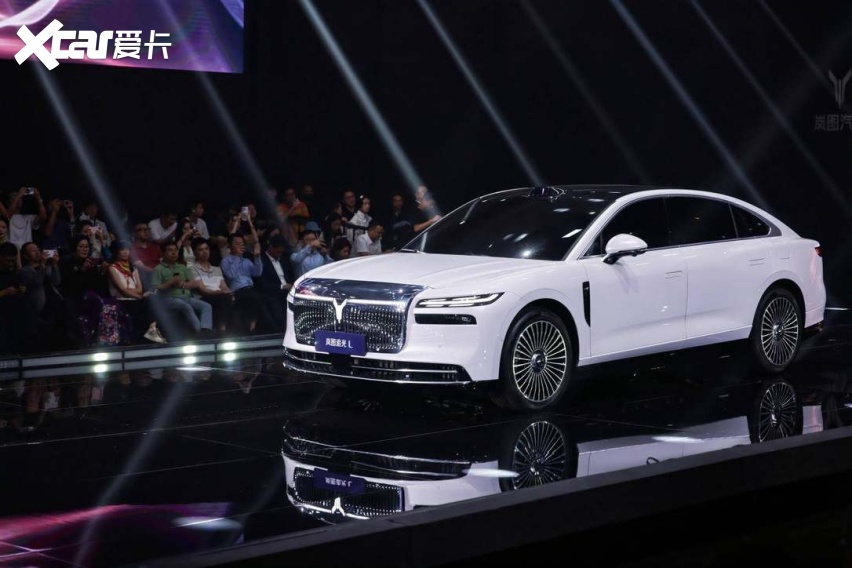 岚图汽车“时代风尚之夜”万象新生，岚图追光L正式开启预订