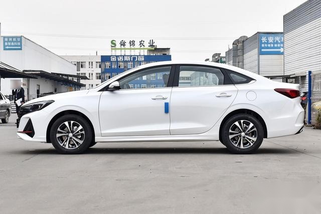 售价9.39万元，新款长安逸动PLUS畅享版上市，产品力如何？