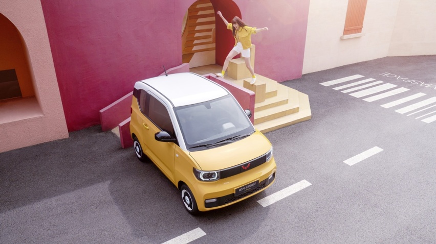 入门纯电动车之间的PK 思皓E10X对比宏光MINI EV