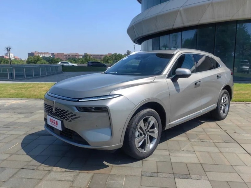 魏牌新摩卡DHT-PHEV，比理想L7还有料