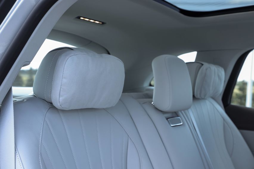 【梅赛德斯EQ发布全新EQS纯电大型豪华SUV】