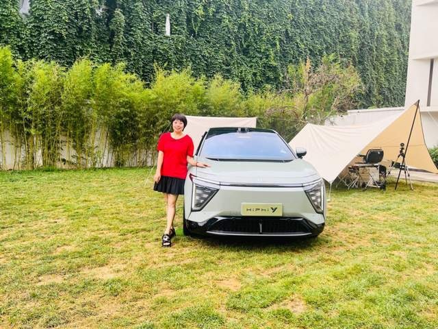 “六扇门”里添新人丨试驾高合HiPhi Y