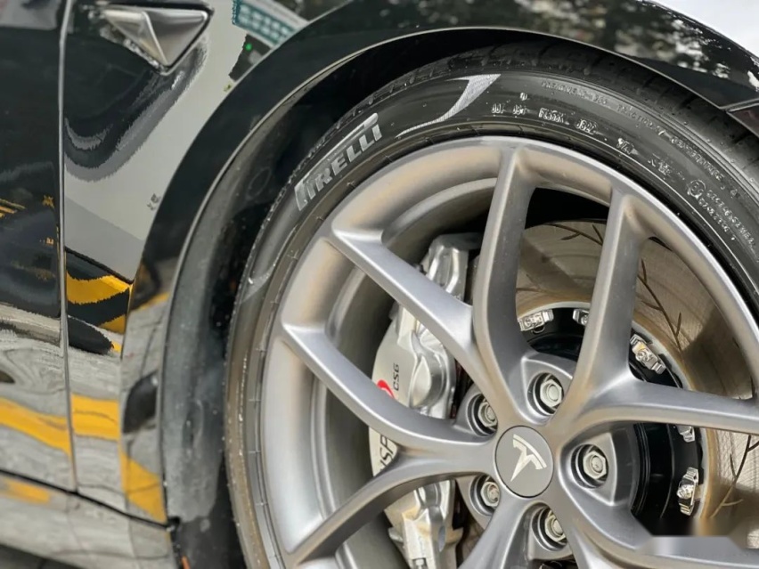 购入特斯拉Model 3玩姿态改装，只因油价涨了两毛钱