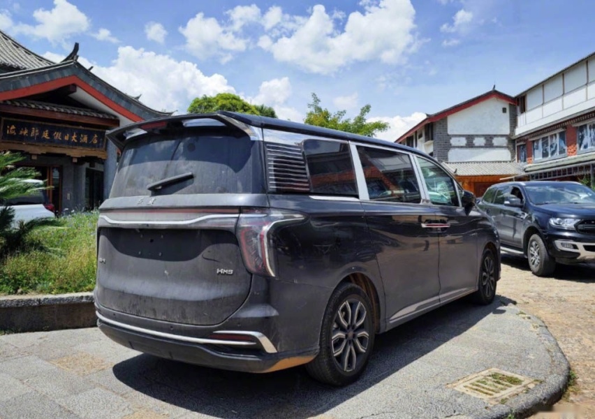 红旗MPV行政范满溢！3.0T+空气悬架，传祺M8：来砸场子？