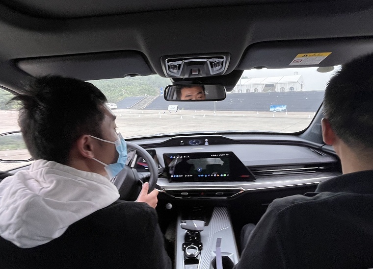 一口气试驾两款自主插混SUV，解析欧尚Z6 iDD成功之道