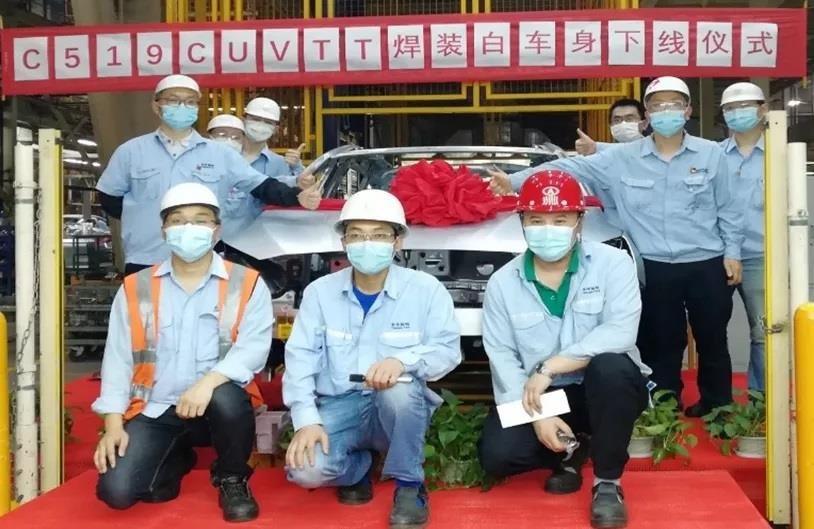 欧风美系跨界旅行车，量产临近，福特福克斯旅行版白车身下线