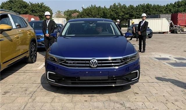 新迈腾GTE亮相，综合续航超900km