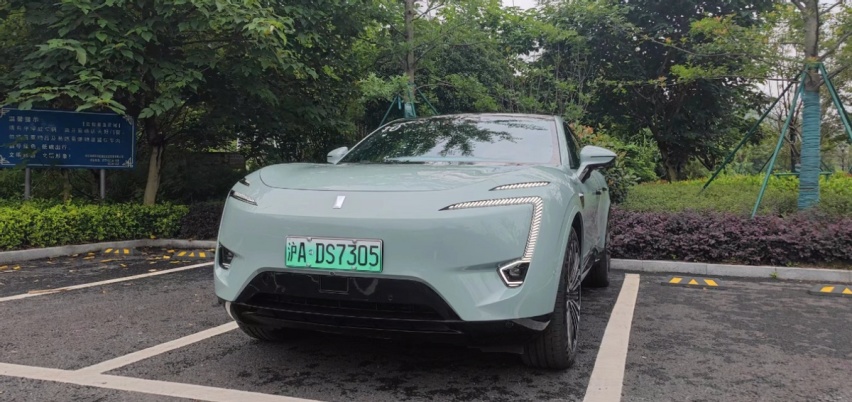 智驾赛道领跑者，看阿维塔11如何改变我们日常出行
