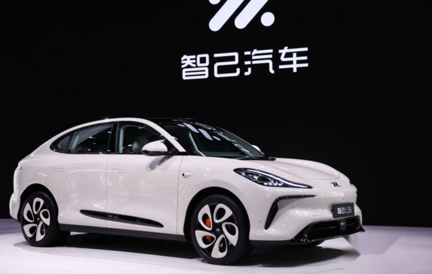 登顶20万级中大型纯电SUV新王，智己LS6有哪些特质值得入手