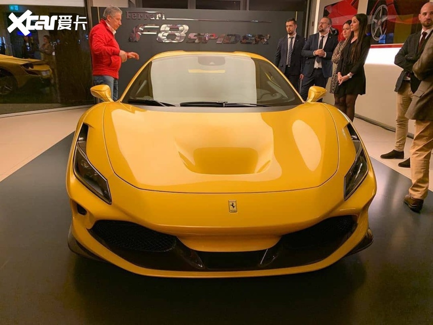 犀利的运动感 法拉利F8 Spider实车