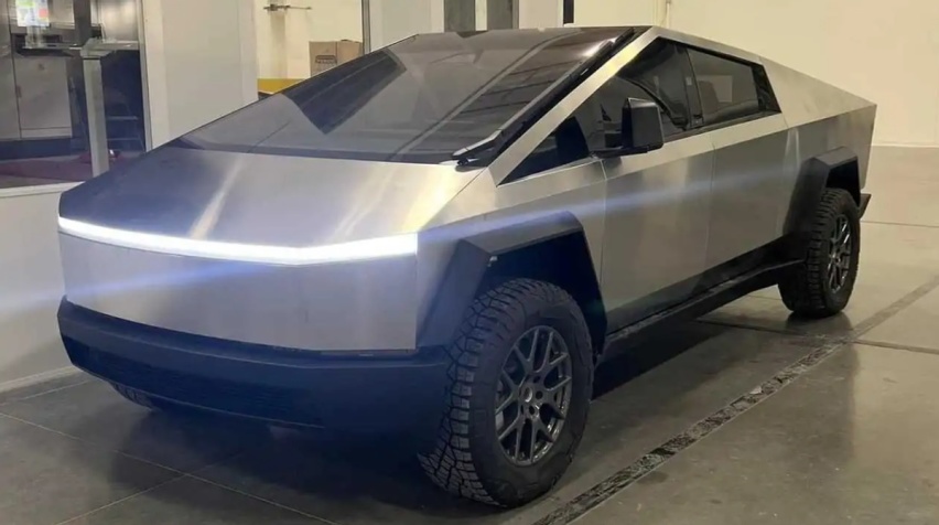 特斯拉Cybertruck量产版实车曝光 车身比例与细节均有调整