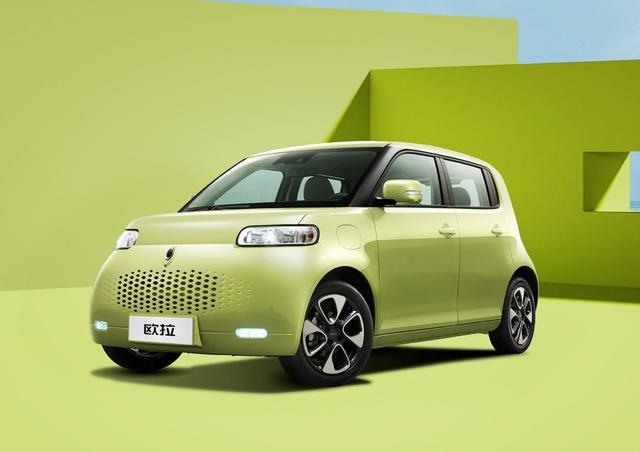 NEDC续航305km 欧拉白猫新增车型上市售7.18万元