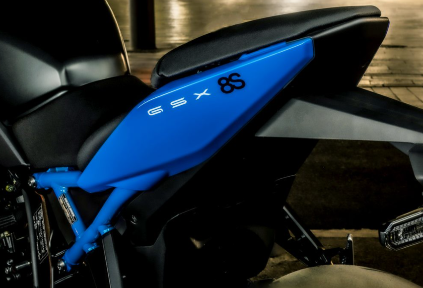中排量性能街车，铃木GSX-8S将正式开售，双缸82马力