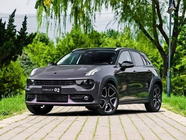 年轻人的两款国产SUV：奔腾B70S对比领克02