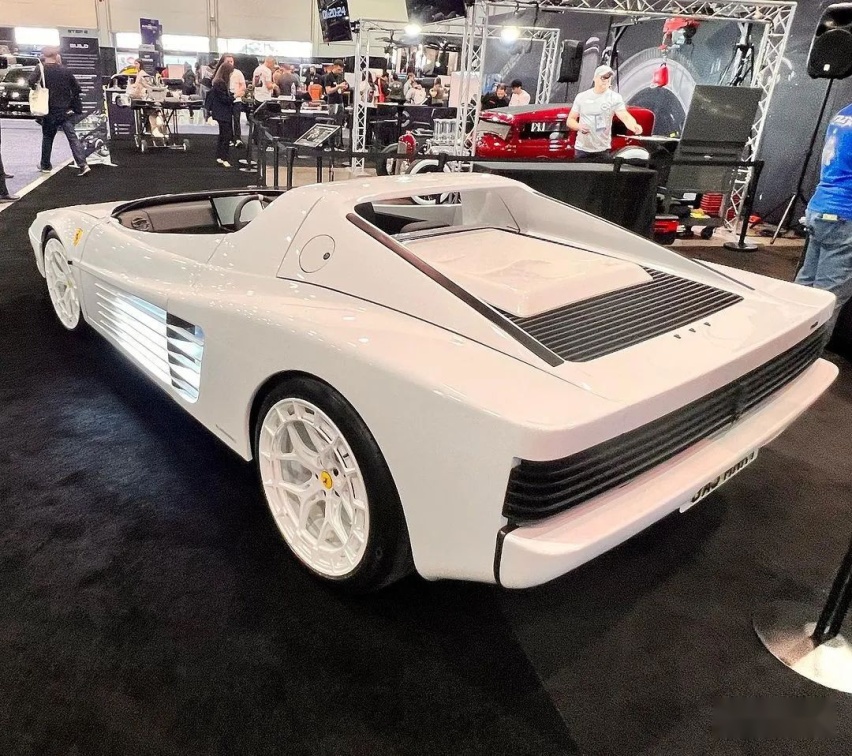油改电+现代化改装的法拉利Testarossa，让
