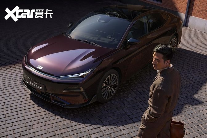 银河星耀8远航家1258万起上市五大旗舰刷新20万内电混轿车价值(图5)