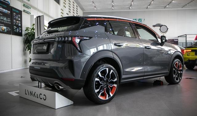 又酷又燃的新都市机能SUV，到店实拍领克06，年轻人的新选择