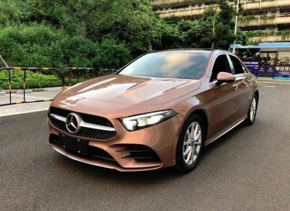 奔驰太懂消费者了：1.3T+长轴距，价格不足20万！谁能拒绝
