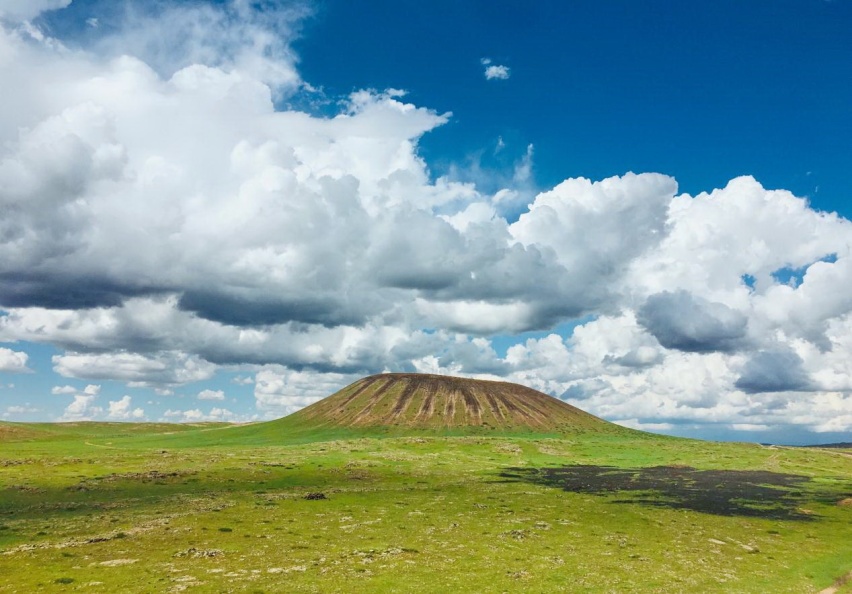 乌兰哈达火山下，见证白羊座邂逅广汽丰田威兰达