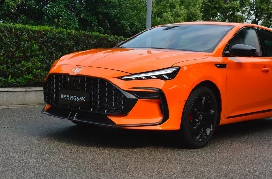 “斜杠青年”多面手 道路试驾第三代MG6 pro