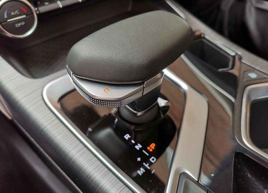 15万买紧凑型运动SUV，名爵HS和吉利星越怎么选？
