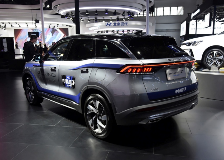 北汽要是认真造车，还是能像模像样的，X7 PHEV要18万起