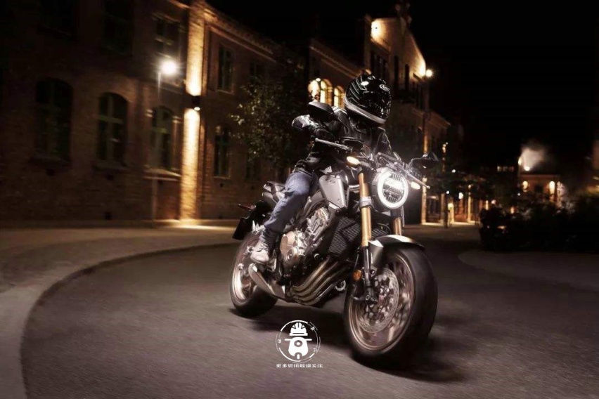 中量级四缸街车人气王 本田CB650R车主使用感受中量级四缸