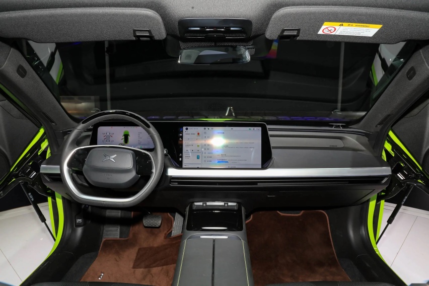 23.99万元起 小鹏P7新增车型上市 辅助驾驶软件变标配