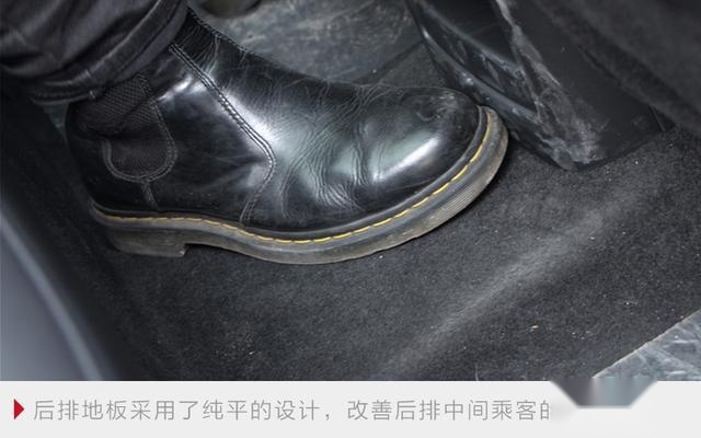 试驾长安CS55PLUS：它凭啥吸引路人？