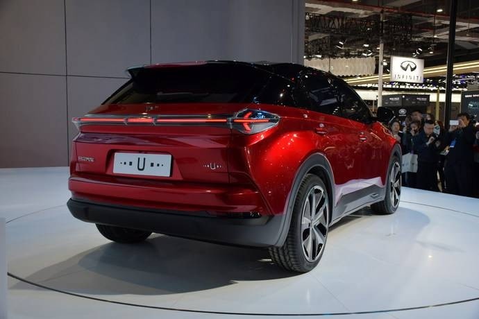 透明A柱、续航500km，哪吒U上市售13.98万元起