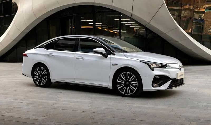 还等16万的特斯拉?20万内的纯电轿车,这三款自主更实用
