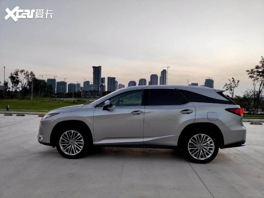 试驾雷克萨斯rx450hl:坚守古典豪华主义