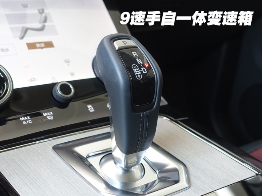 有颜值之后，空间也变得更宽敞，试驾路虎揽胜极光L