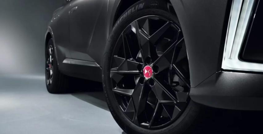DS 4特别版发布，搭载1.2T三缸动力，售价起步仅24万元