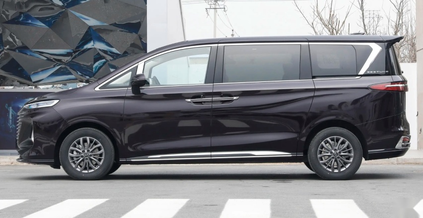 红旗“姊妹”车正式上市！2.0T混动，大7座MPV，更大更便宜