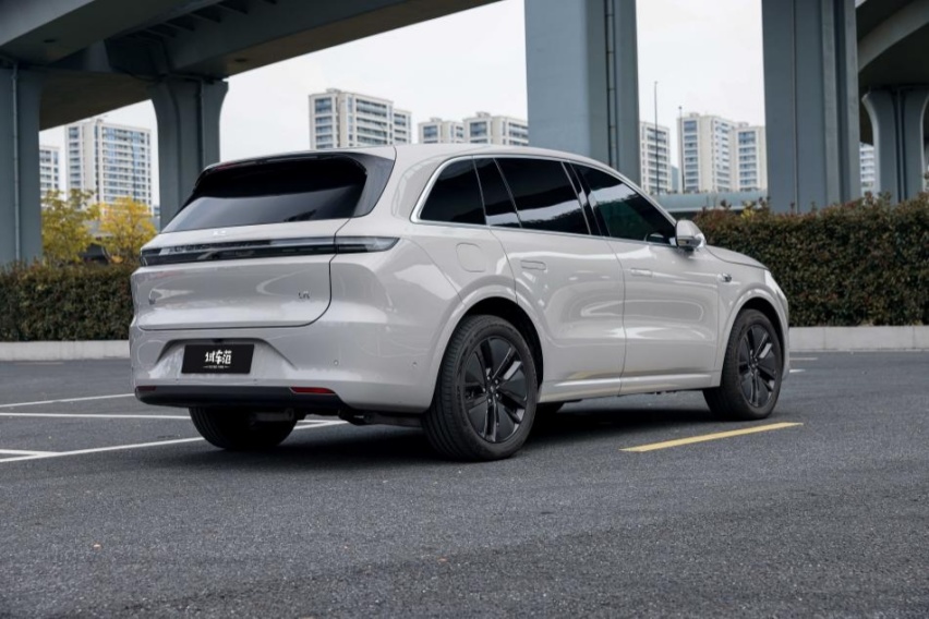 沃尔沃XC60插混对比理想L6,来自两个不同世界的“面面俱到”