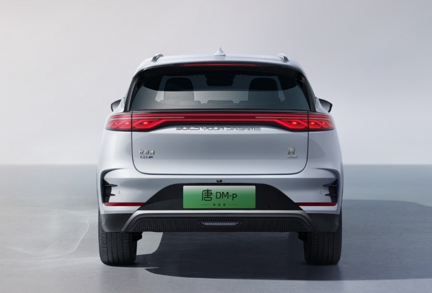 25万预算买中型插混SUV，领克08和比亚迪唐该怎么选？