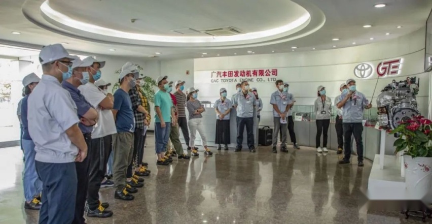 参观广汽丰田工厂必须换防静电鞋子和衣服，这是为什么？