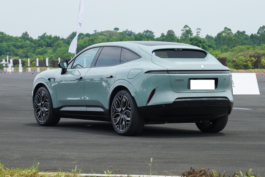 开了3次Model Y，转头却入手阿维塔11，车主：发现这两款车的差距