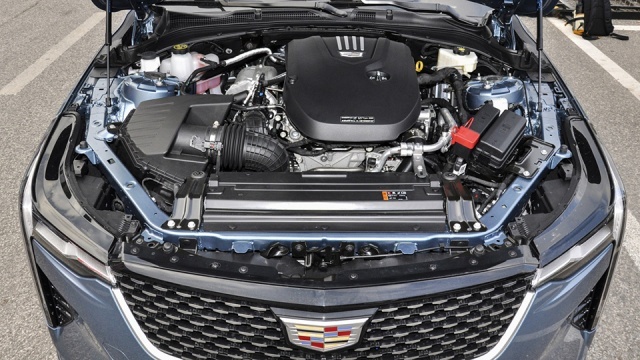 新增1.5T，保留纵置后驱，凯迪拉克CT4每月养车2200元贵吗？