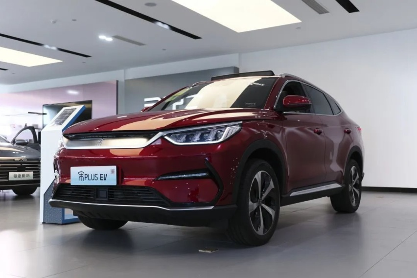 探店比亚迪终端行情：进店四成都买车，交车排至下半年