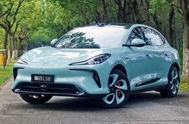 倒档用不了四驱？智己四驱逻辑引发网友热议