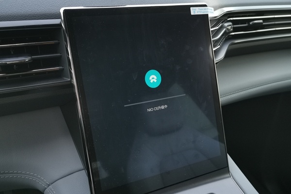 蔚来ES6长测3：NIO OS 2.6.1，空气悬挂大升级！