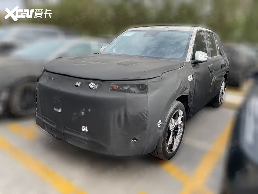 疑似吉利银河星舰8谍照曝光，车头大气，或配插混系统