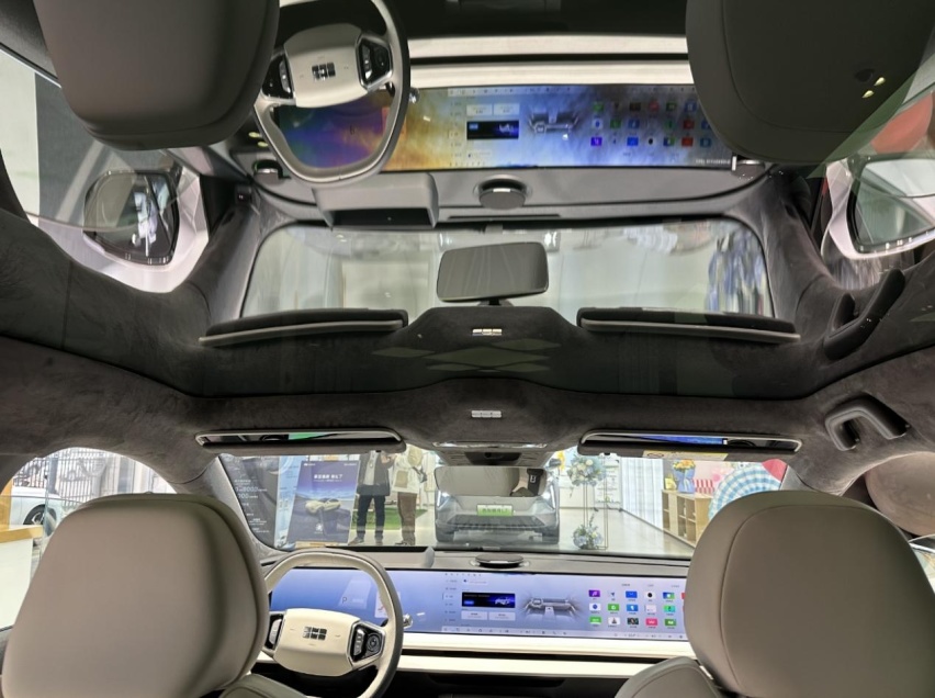 2024款银河E8，MEMS固态激光雷达，8295芯片，自带无人机