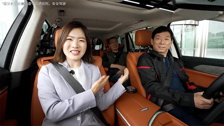 各家车企把智驾卷来卷去，还是回到了特斯拉的老路子？