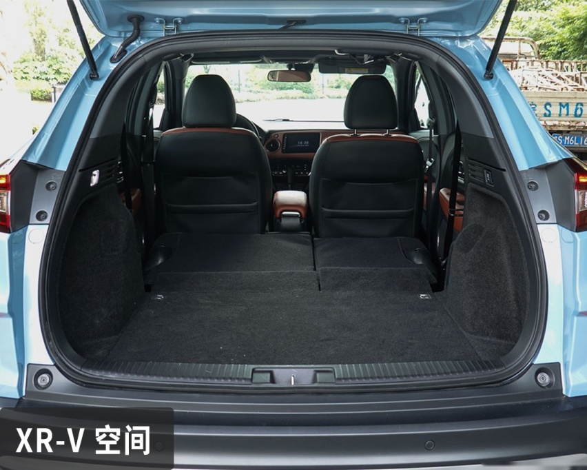 都是刚上市，这两款又帅又能打的15万级SUV，谁更让你心动？